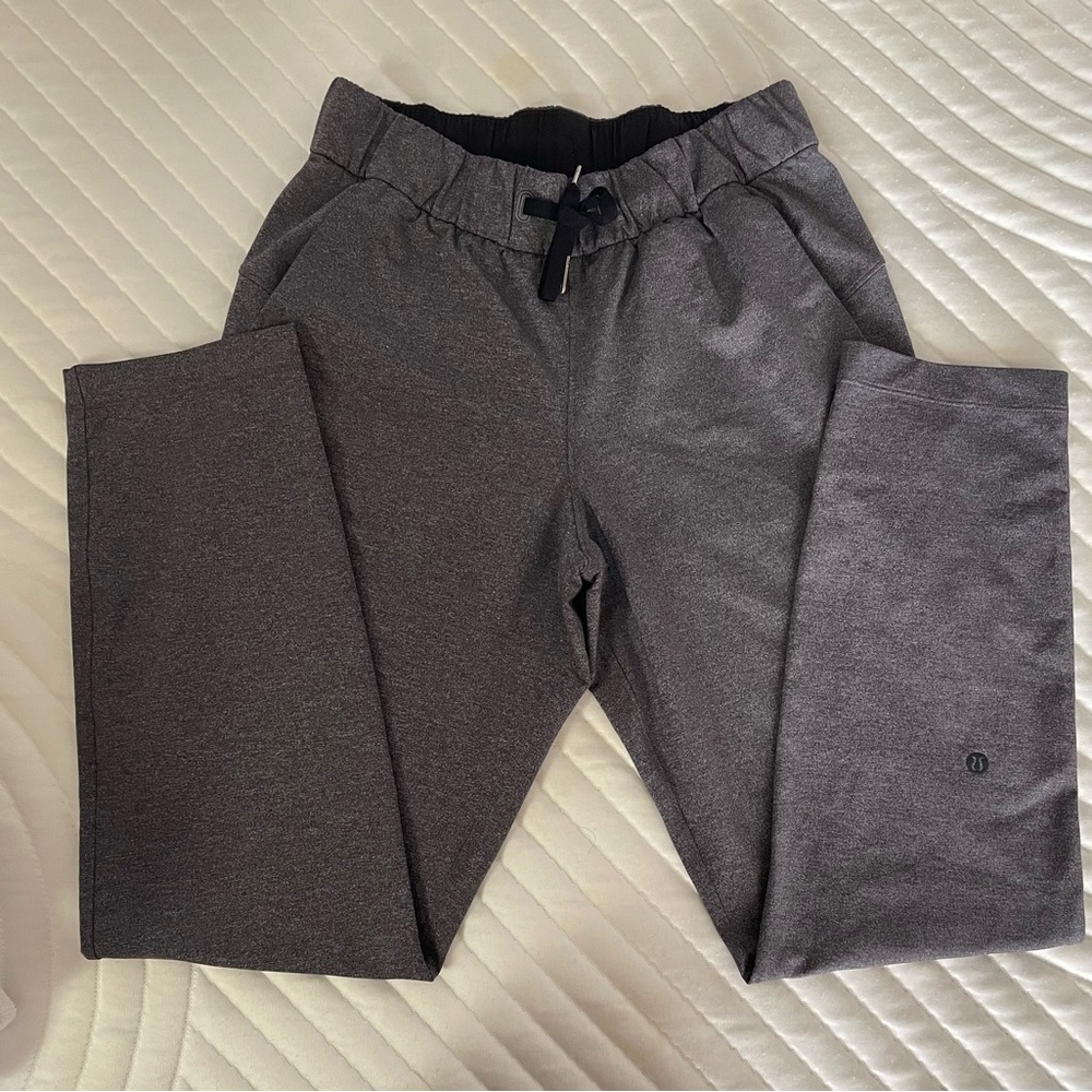 Women Lululemon athletic Charcoal Joggers-Size 4